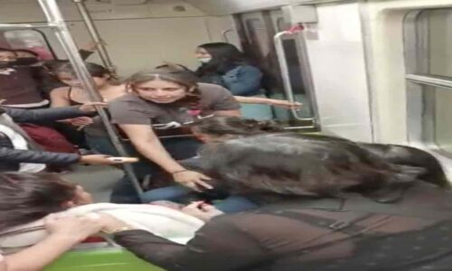 Captan pelea de mujeres en vagón del Metro de la CDMX